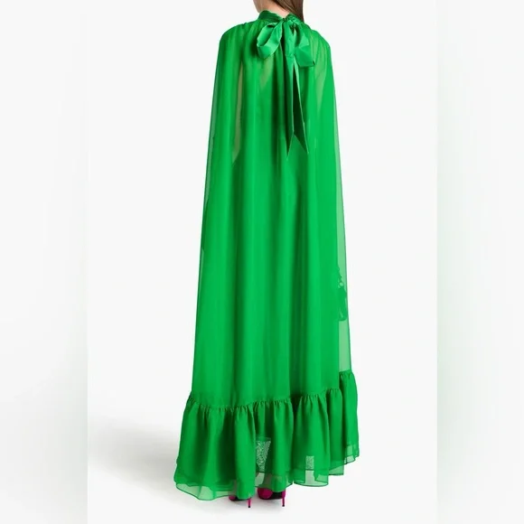 $695 ALICE + OLIVIA Lanelle Maxi Cape Dress in Chiffon size M - threedaughtersproperties.com $695 ALICE + OLIVIA Lanelle Maxi Cape Dress in Chiffon size M - threedaughtersproperties.com